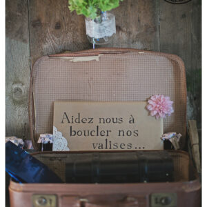 valisette, malle, rétro, valise, voyage, urne, tirelire, location, décoration, mariage, Décorevents, Gironde, Bordeaux, aquitaine