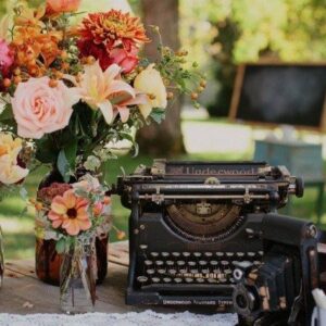 machine, écrire, rétro, vintage, ancienne, litterature, livre, romantique, lettre, location, décoration, mariage, Décorevents, Gironde, Bordeaux, aquitaine