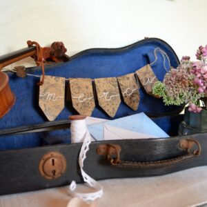 étui, violon, ancien, musique, instrument, urne, tirelire, vintage, rétro, location, décoration, mariage, Décorevents, Gironde, Bordeaux, aquitaine